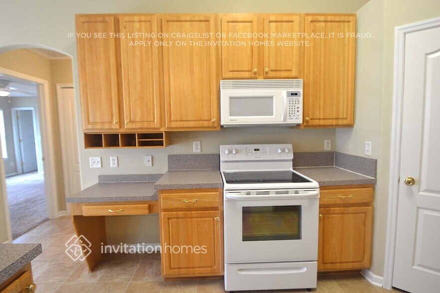 Building Photo - 6886 Wall Springs Dr