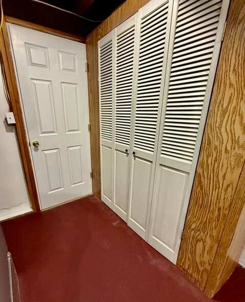 Storage closet - 701 NE 22nd Ave