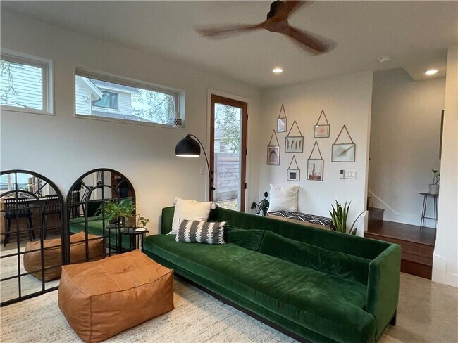 Building Photo - 1806 Haskell St