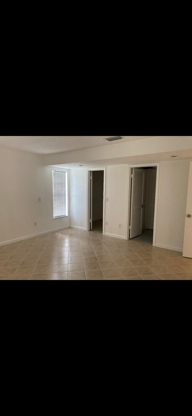 Building Photo - 1243 Kinglet Terrace