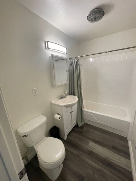 Building Photo - 278 E Washington Blvd