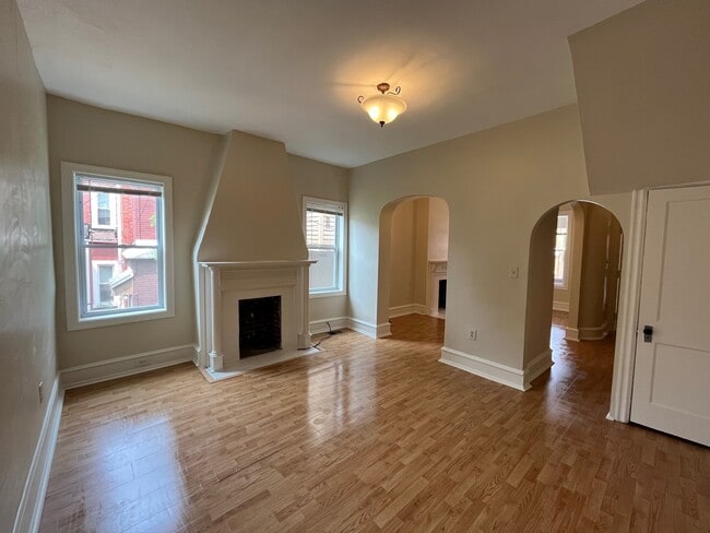 Building Photo - 350 Ophelia St