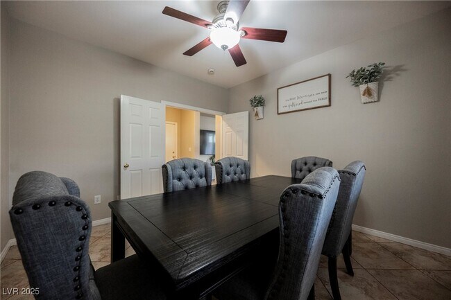 Building Photo - 6720 Song Sparrow Ct