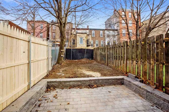 Building Photo - 300 Halladay St