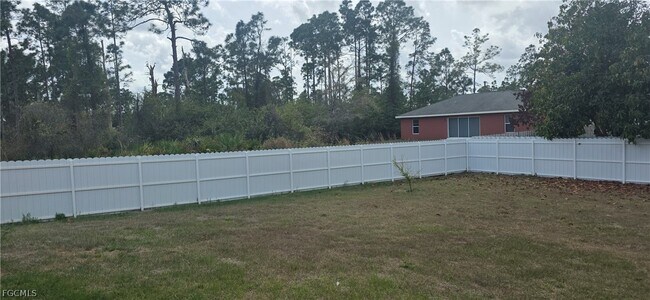 Building Photo - 614 Flamingo Ave S