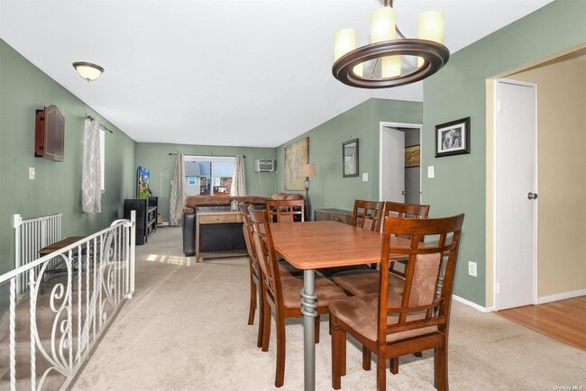 Building Photo - 451 Village Dr
