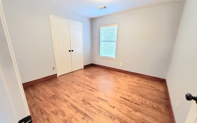 Building Photo - 18123 Flower Grove Ct