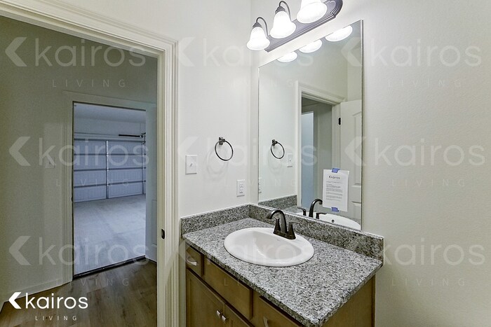 Building Photo - 100 Teddy Ln