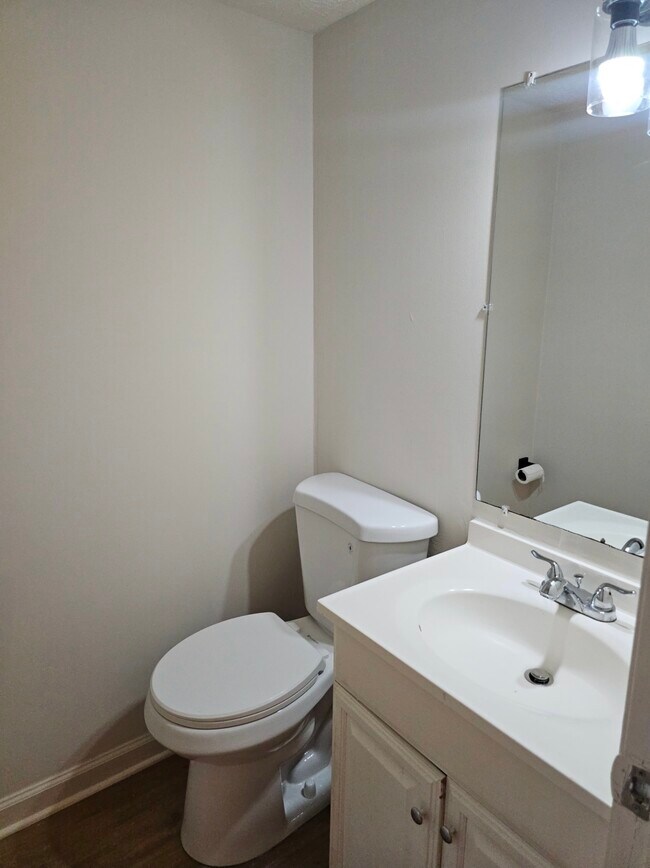 Building Photo - 490 S Jeff Davis Dr