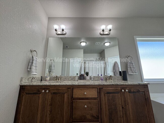 Building Photo - 5337 Parkside Dr