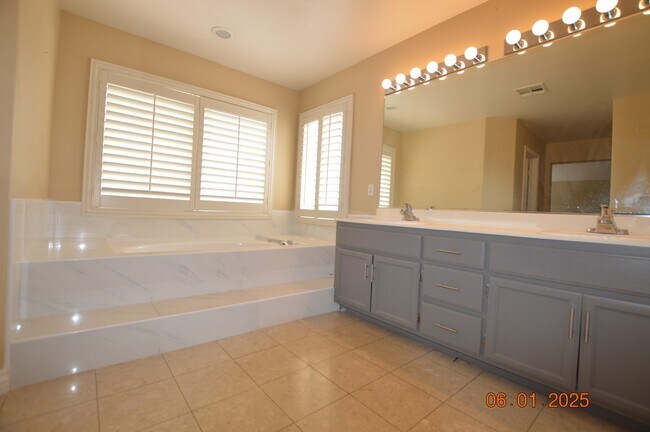 Building Photo - 8399 Abita Cir