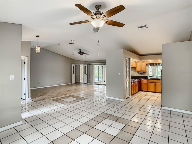 Building Photo - 2375 Bendway Dr