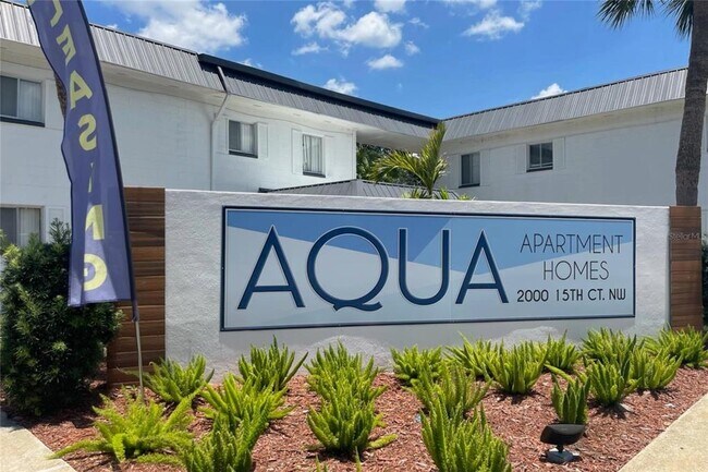 Building Photo - 2000 15th Ct NW