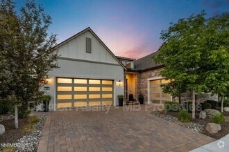 Building Photo - 709 W Pleasant Oak Trl