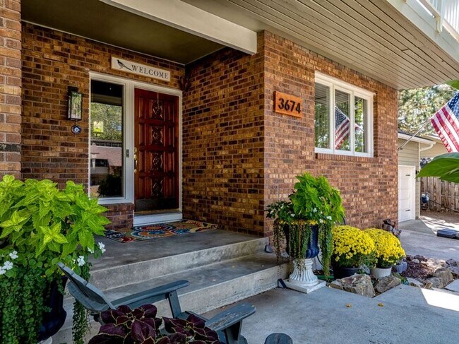 Building Photo - 1 Full Month Free Rent! North End Retreat ...