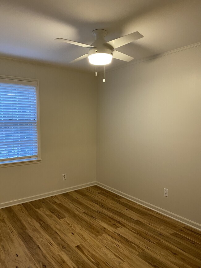Building Photo - 1224 Merrycrest Dr