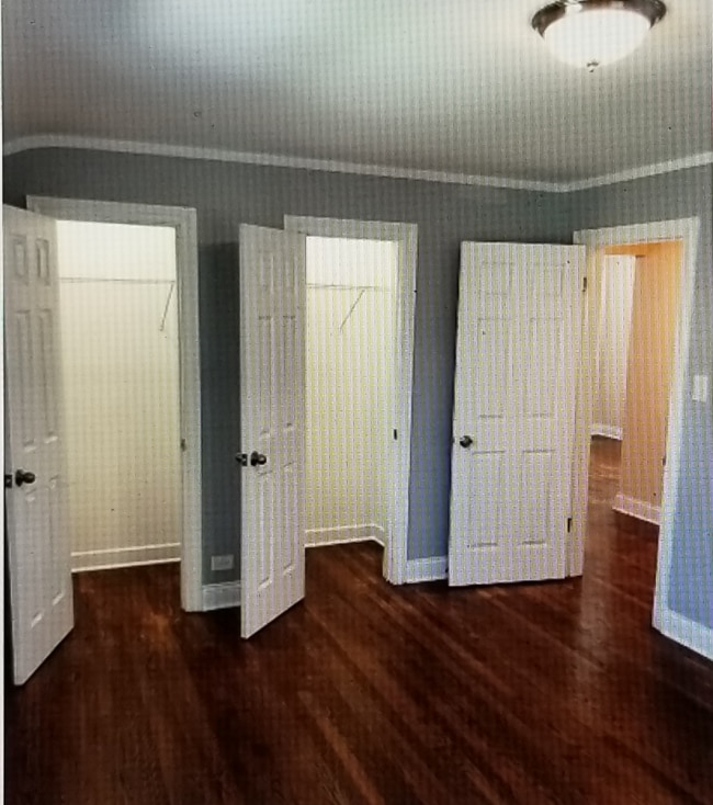 Building Photo - 9209 S Laflin St