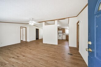 Building Photo - 33205 Wedgewood Dr