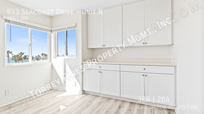 Building Photo - GORGEOUS Remodeled Penthouse with Ocean Vi...