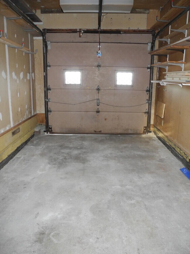 One Car Garage - 946 W Shore Dr