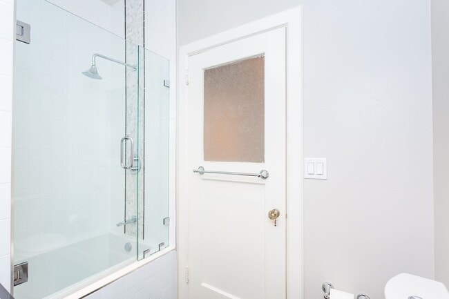 Building Photo - Modern Kensington Cottage