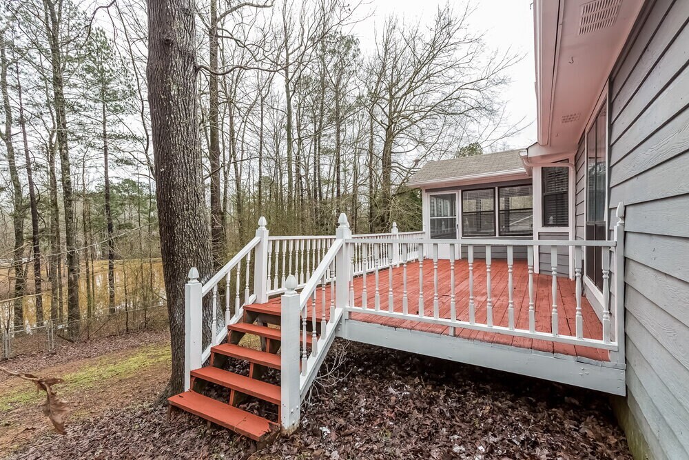Building Photo - 295 Summertown Dr