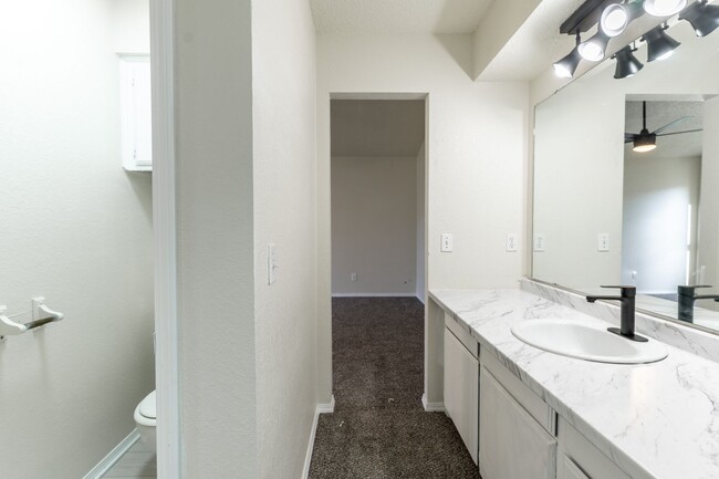 Building Photo - Rent to Own Home Available in Oklahoma City!