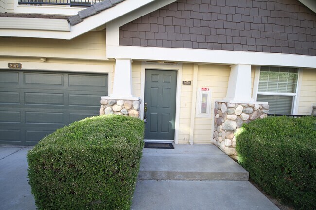 Building Photo - 3 Bed| 2 Bath | 1526 SF | Private 2 Car Garage | Condominium