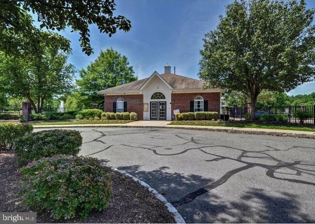 Building Photo - 7 Leeds Ct