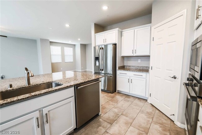 Building Photo - 2614 Topaz Blue St