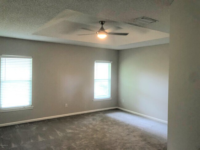 Building Photo - 2016 Water Crest Dr