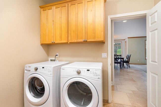 Building Photo - 4Bd/3Ba Woodinville House