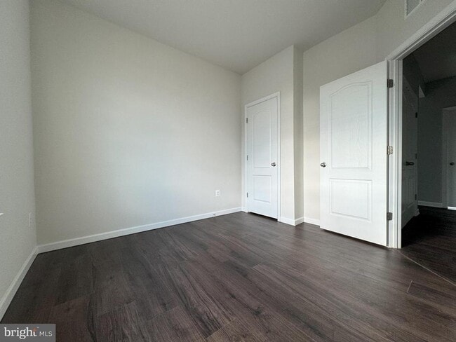 Building Photo - 9067 Fox Stream Way