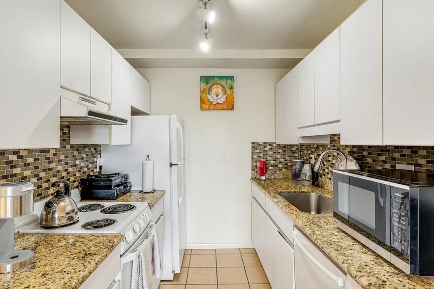 Building Photo - 4730 Noyes St