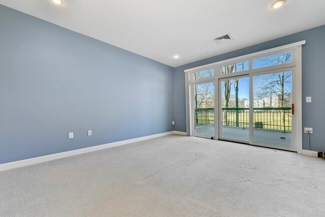 Building Photo - 185 High St