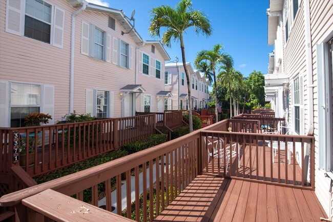 Building Photo - Charming 2-Bedroom home with Front and Rear Balconies