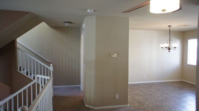 Building Photo - Beautifully designed 2Bed/2Bath/2Car Townhome located in Summerlin