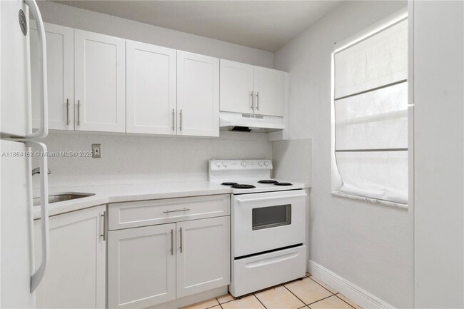 Building Photo - 17255 SW 95th Ave