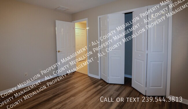 Building Photo - 4112 SW 6th Pl