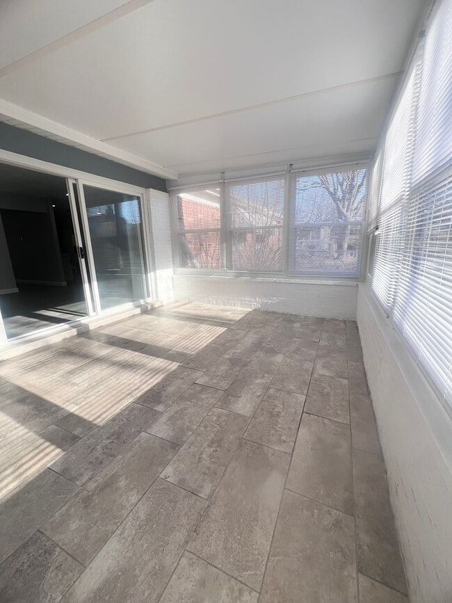 Building Photo - Fully Renovated 4 Bed / 2 Bath Home for Rent – South County (63125)