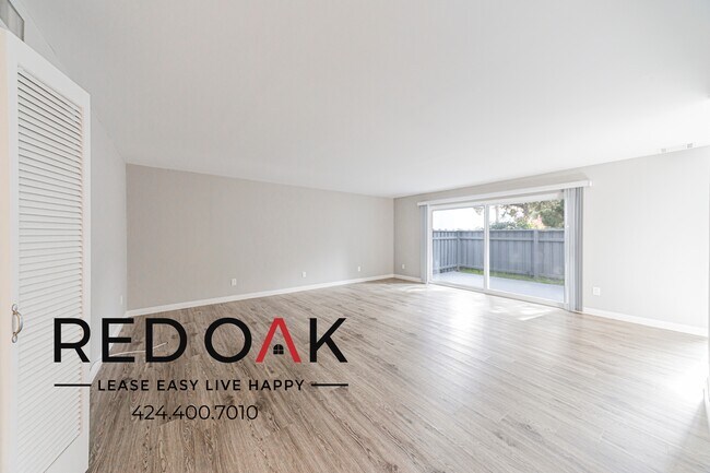 Building Photo - 4433 Colbath Ave