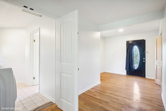 Building Photo - 2897 87th St