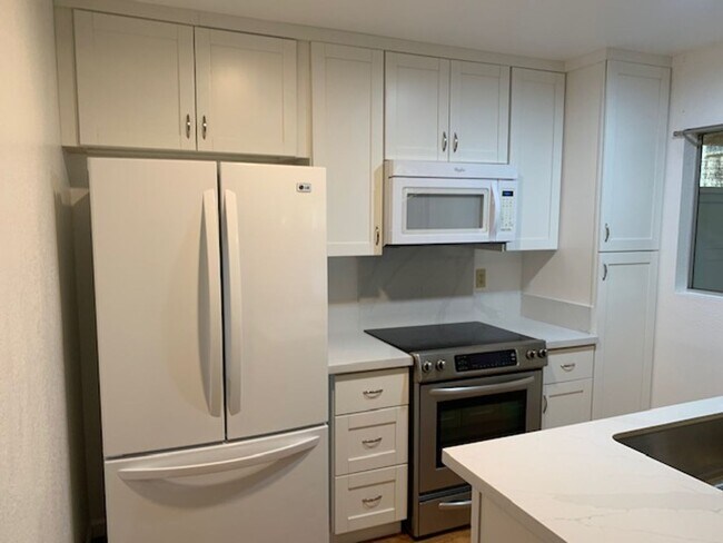 Building Photo - Waipio Gentry Home - 3 bedroom, 2.5 bath w...