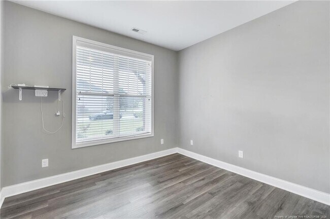 Building Photo - 127 Ganton Dr