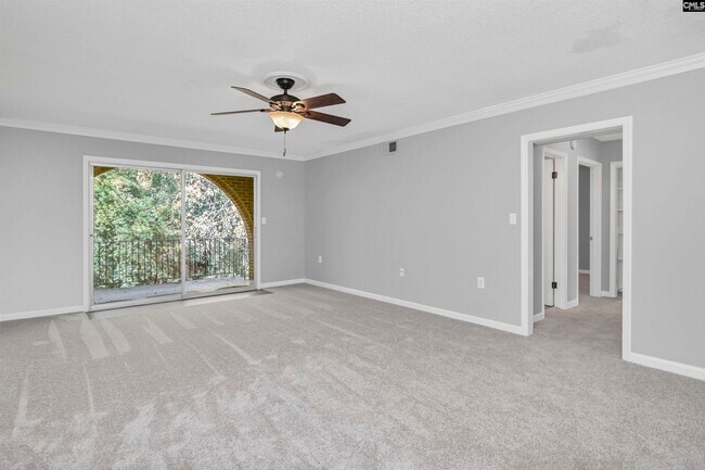 Building Photo - 5516 Lakeshore Dr