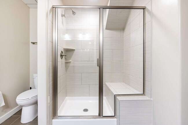 Building Photo - 10 Light St