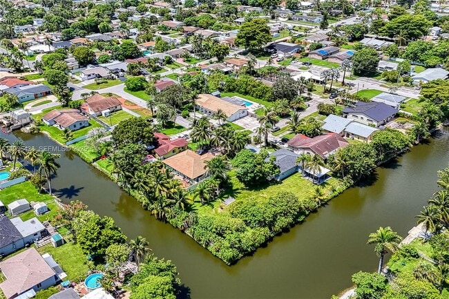 Building Photo - 216 SW 6th St