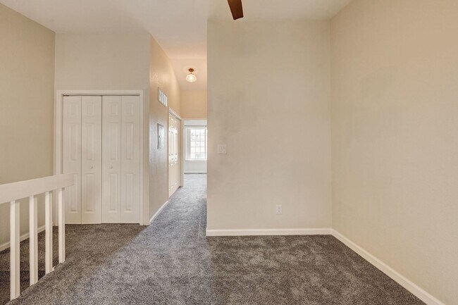 Building Photo - $1,995 - 2 Bed, 2 Bath Lofted Townhome in ...