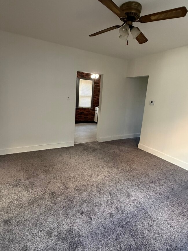 Building Photo - 3819-3819 Brighton Rd