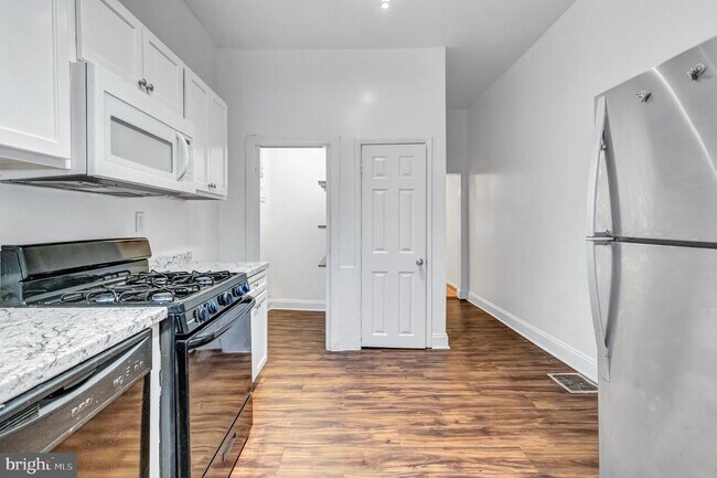 Building Photo - 3027 Walbrook Ave